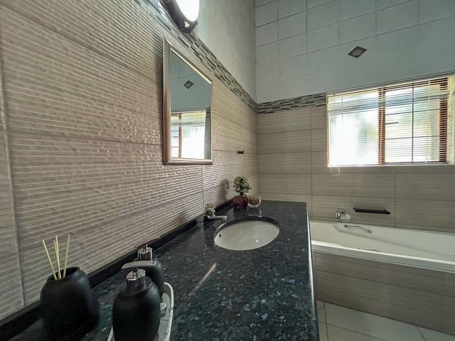 6 Bedroom Property for Sale in Potchefstroom Rural North West